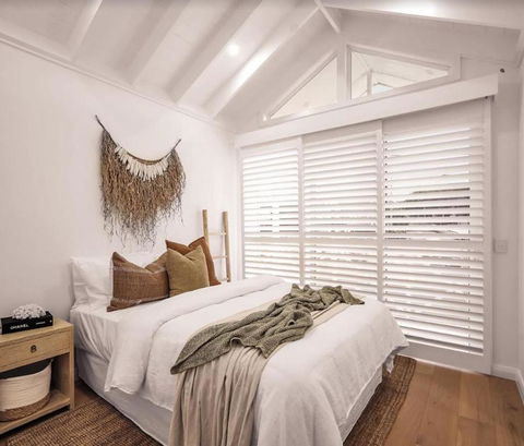 SALTY PALMS On HENLEY -THREE - Tourism Search 0