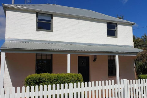 Samuels Cottage C1860 - In The Heart Of Mudgee - Tourism Search 0