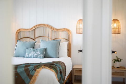 Sanbis Cabin - Hidden Boutique Retreat, Sea Views - Tourism Search 0