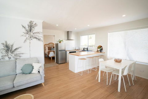 Sanbis Cabin - Hidden Boutique Retreat, Sea Views - Tourism Search 2