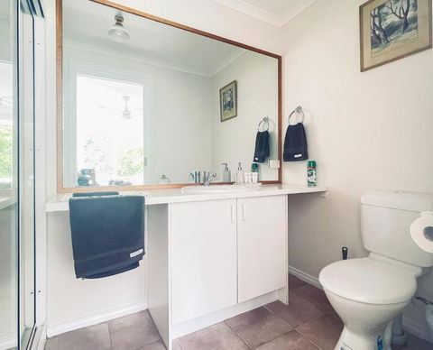 Sanctuary Park Cottages - Tourism Search 2