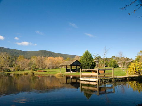 Sanctuary Park Cottages - Tourism Search 0