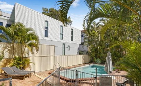 Sanderling Miami - Hosted By Burleigh Letting - Tourism Search 1