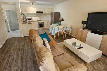 Sandringham Tranquil Retreat with Tourism Search