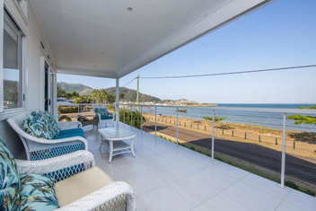 Sandy Decks with Tourism Search
