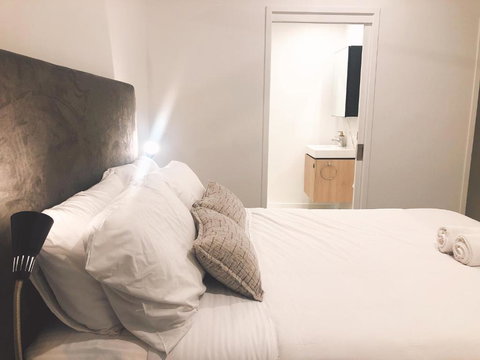 South Bank Beautiful River View Tower - Tourism Search 3