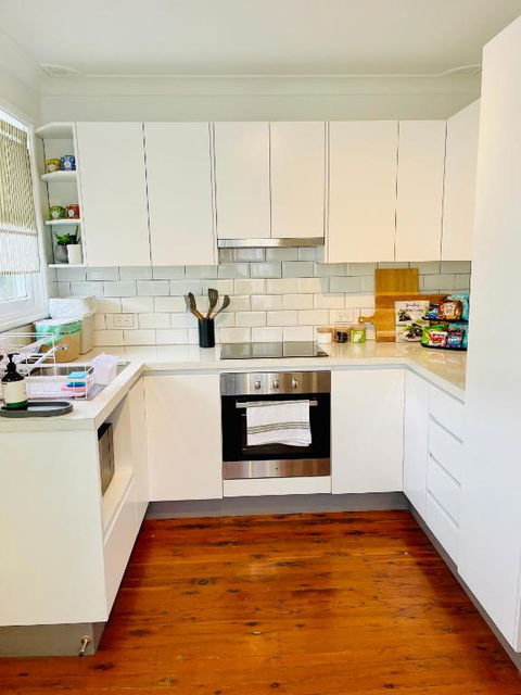 Sunshine Retreat Modern 3BR Haven - Tourism Search 2