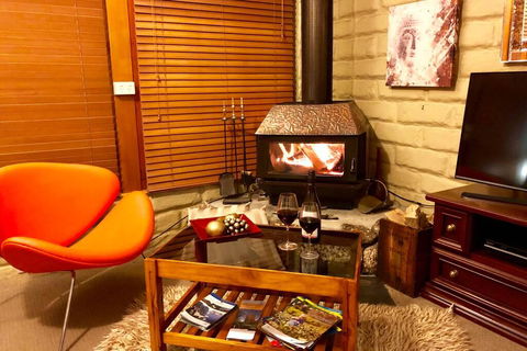 BEAUTIFUL RETREAT - 20 Mins To CBD And Only 10 Mins To MONA! - Tourism Search 3