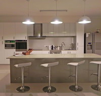 Beautifully Appointed Large Family Home - Tourism Search