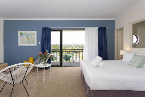 Bella Vista Townhouse With Views - Tourism Search 2