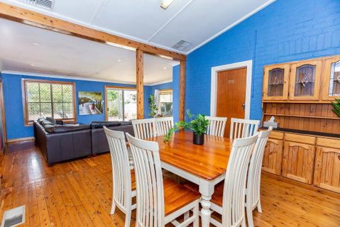 Best Central House - SLEEPS 11 !! - Tourism Search 0