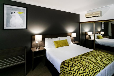Best Western Plus Ambassador Orange - Tourism Search 1