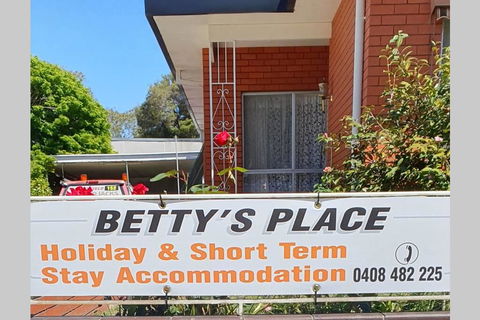 Betty's Place - Tourism Search 0