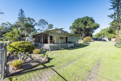 Bird Song - Iluka, NSW - Tourism Search 0