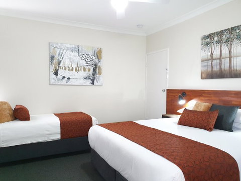 Black Sheep Motel Goulburn - Tourism Search 0