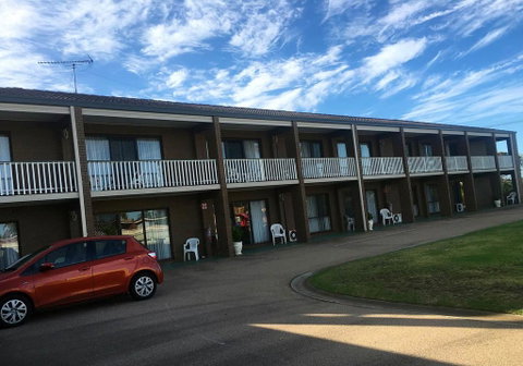 Black Swan Motor Inn - Tourism Search 1