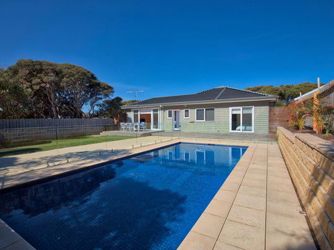 Bluetopia - Sparkling Solar Heated Pool! - Tourism Search 1