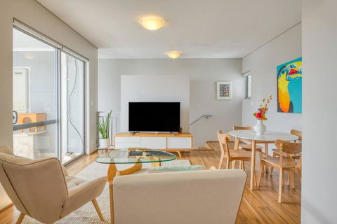 The Nordic Nook - A Relaxed Redcliffe Stay - Tourism Search 0