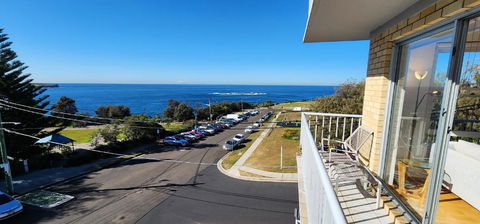 Watch The Sunrise Over Coogee 2 Bedrooms+Garage - Tourism Search 2