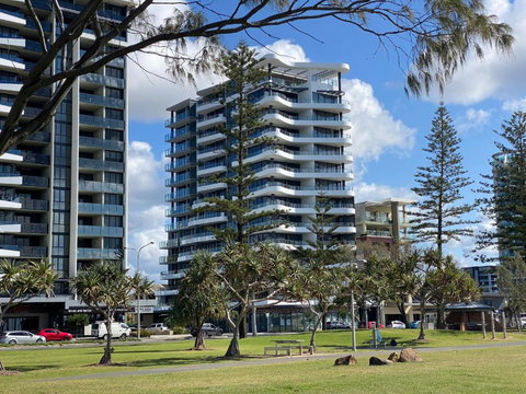 X Kirra Apartments - Tourism Search 3