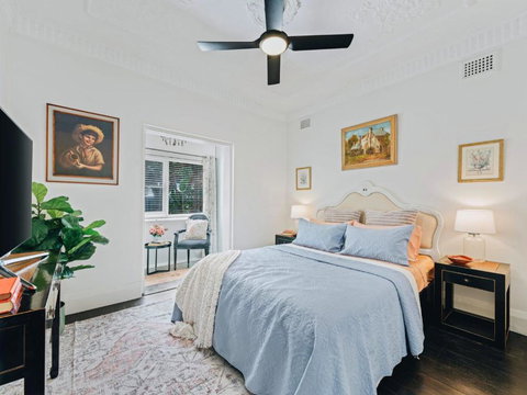 XQ Collection Jaques La Maison - Tourism Search 0