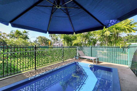 A Little Golf, A Refreshing Swim And A Lot Of Wine - Tourism Search 3