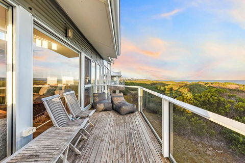 A Surfers Paradise At Chiton Rocks Pets Welcome - Tourism Search 0