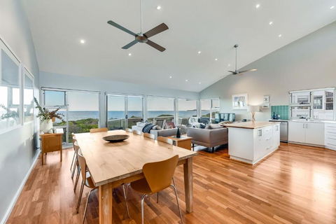A Surfers Paradise At Chiton Rocks Pets Welcome - Tourism Search 4