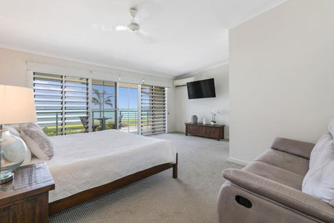 Absolute Beachfront Bliss-Best Location In Darwin - Tourism Search 0
