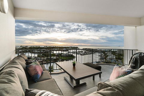 Anchor Point Penthouse 3BR With Marina Views - Pool - BBQs - Tourism Search 4