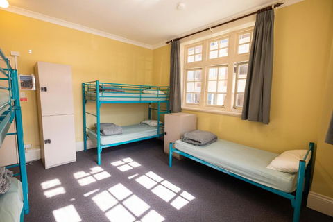 YHA Newcastle Beach - Tourism Search 2