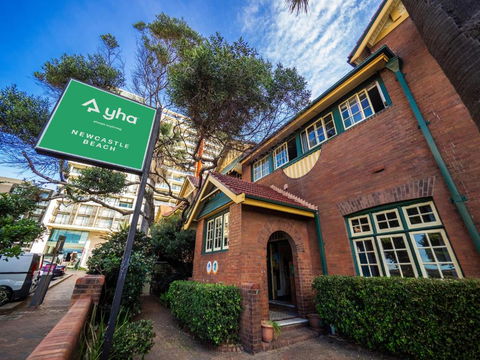 YHA Newcastle Beach - Tourism Search 0