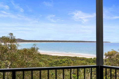 YARABIN - Luxury Home With Ocean Views - Tourism Search 1