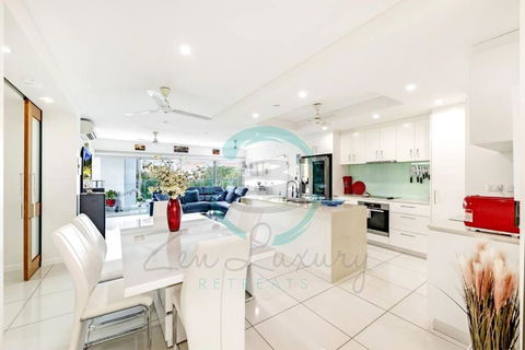 ZEN Tree Blossom: 3-BR Luxury Apt Near Waterfront - Tourism Search 0