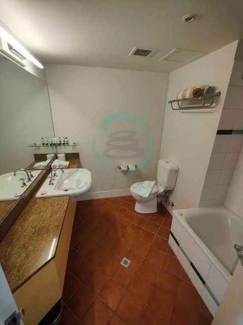ZEN88 ESPLANADE: 1-BR Top Floor Ocean View Suite - Tourism Search 3