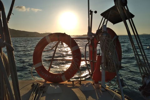 Townsville Small Group Early Morning Sailing Cruise Boat Tour Charter Hire - Tourism Search 0